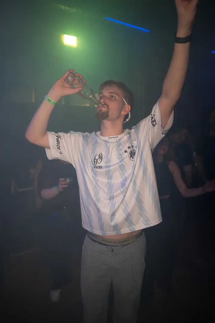 Juze — Qrater Rave Eventfoto