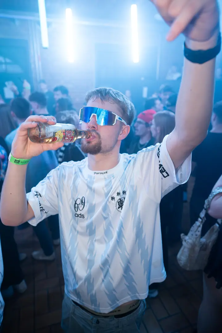 Juze — Qrater Rave Eventfoto