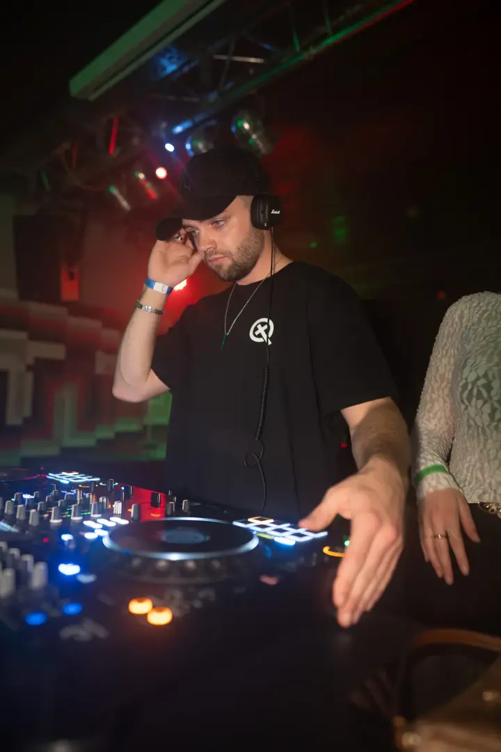 Juze — Qrater Rave Eventfoto