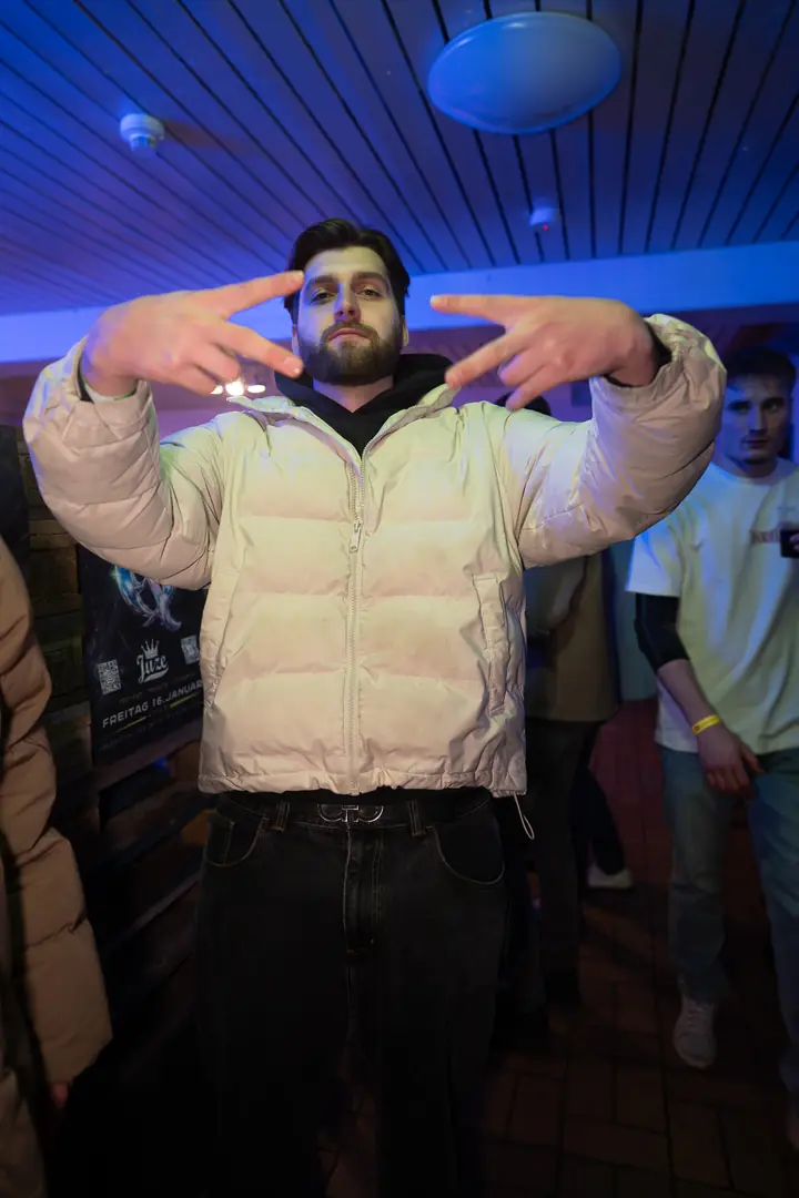 Juze — Qrater Rave Eventfoto